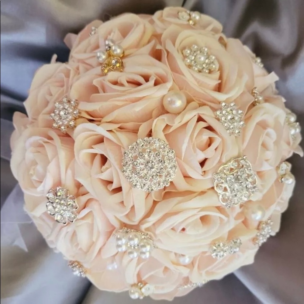 Bride Brooch Bouquet and Groom Boutonnière (Champagne Roses)